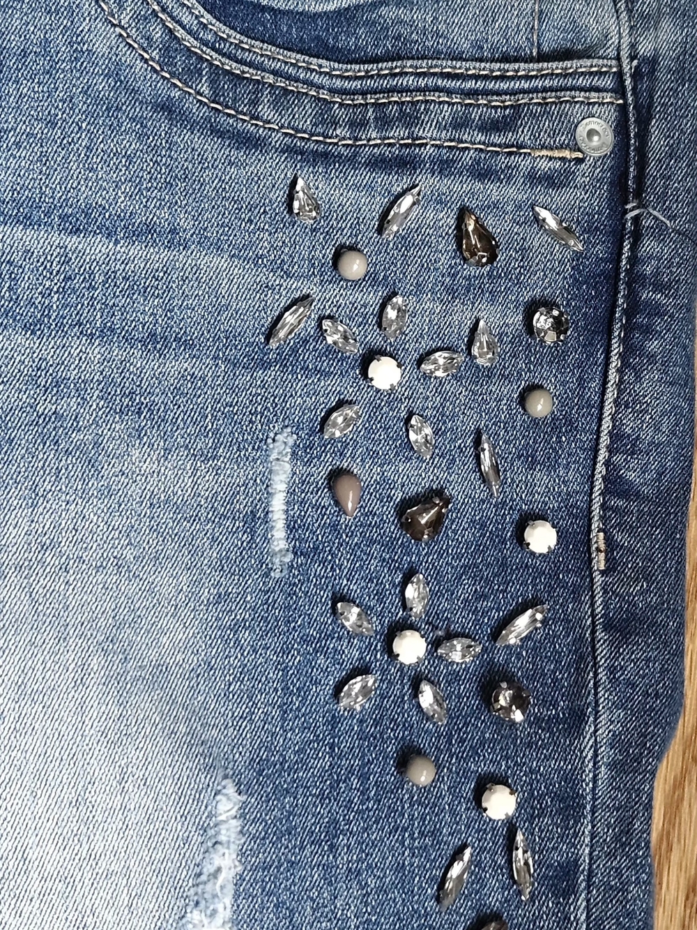 ​Democracy "Ab" Technology Distressed Embellished Skinny Jeans - Size 10 - Picture 9 of 16